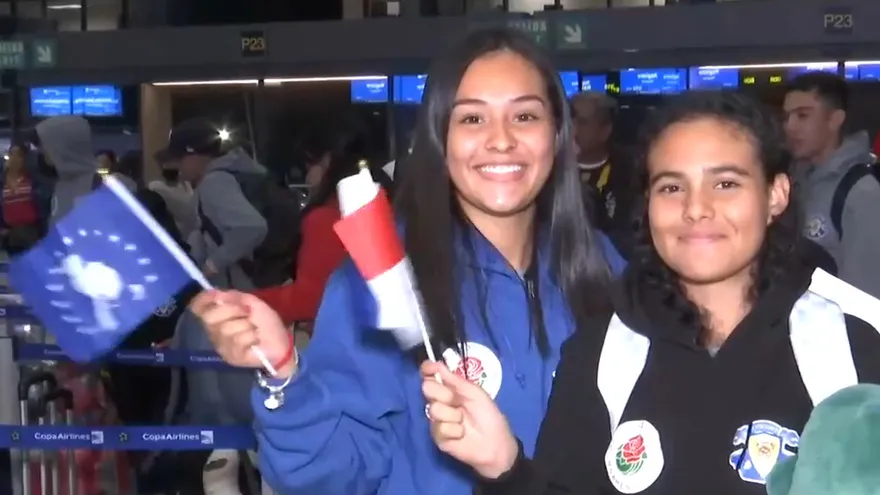 Banda de la escuela La Primavera va rumbo al desfile de las Rosas