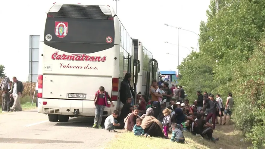 UE acepta reubicación de 120.000 refugiados