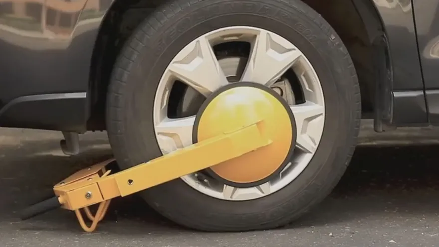 ¿Cómo será el uso de 'bota', el dispositivo para inmovilizar vehículos mal estacionados?