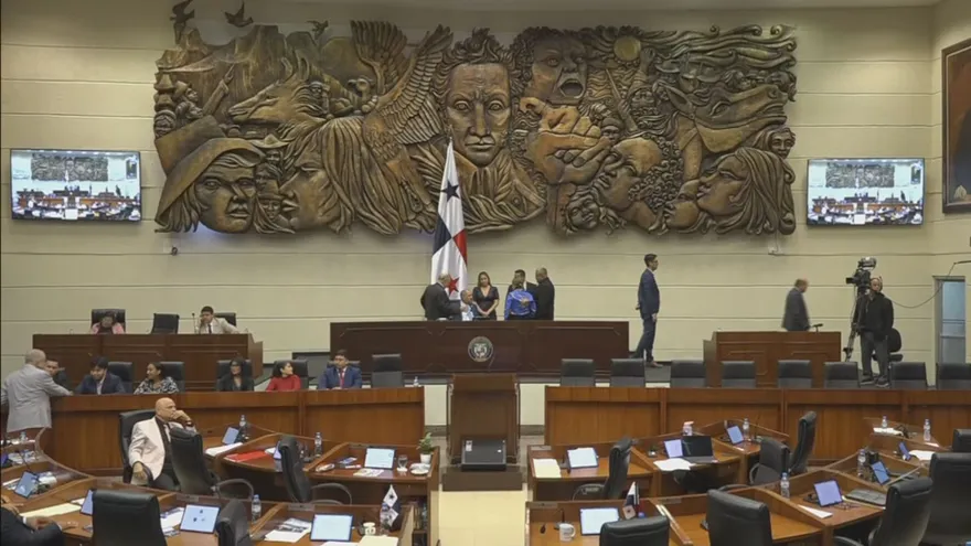 'Se está apostando a la mediocridad': las reacciones tras aprobación de la Ley de Ejercicio de la Abogacía en la Asamblea