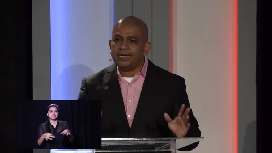 El precandidato presidencial Leonel Rodríguez.