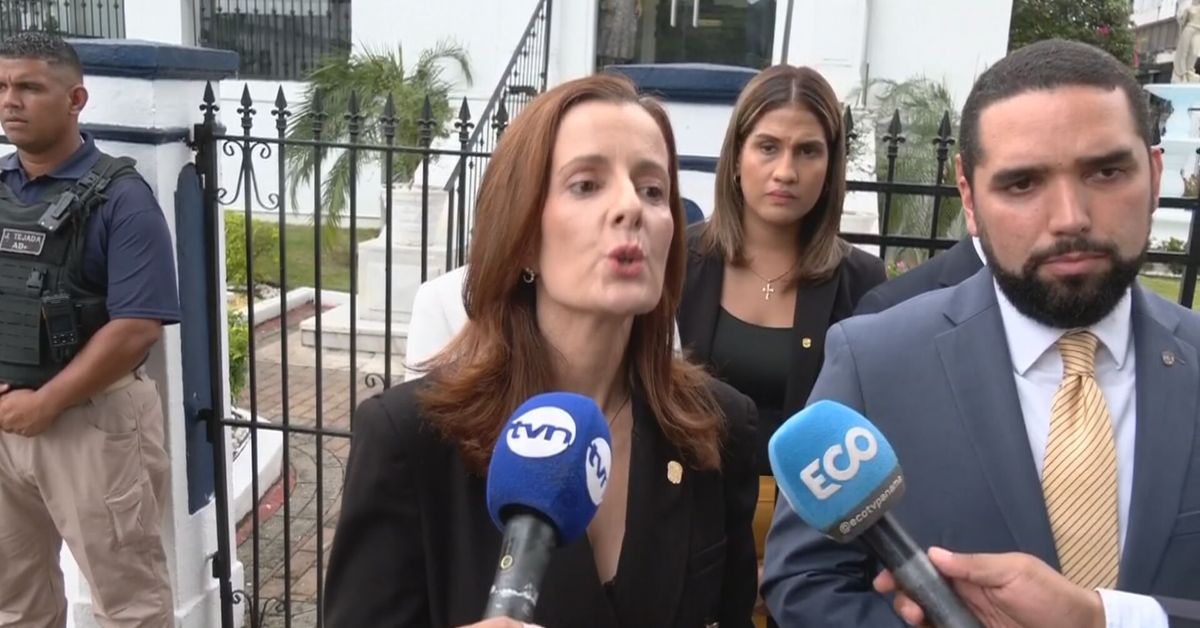 Diputados de Vamos denuncian al contralor por extralimitación de funciones ante el Ministerio Público