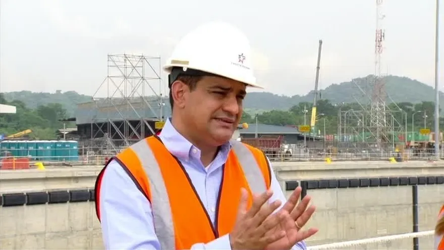 Ministro de Trabajo conversa con casos Waked y Petaquilla