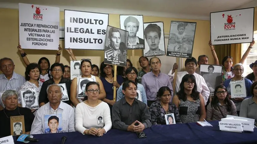 Los familiares de las víctimas de los crímenes por los que fue condenado el expresidente peruano Alberto Fujimori rechazaron hoy el perdón manifestado este lunes por el exmandatario porque consideran que no puede haber reconciliación con su indulto, al que perciben como una acto de impunidad.