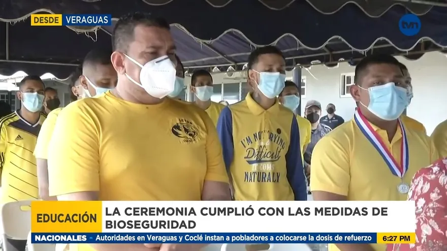 Realizan acto de graduación en la cárcel pública de Santiago