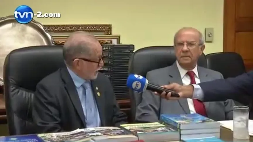 Rector le dice a Bernal: “Si quiere, puede entrar a dar su clase”