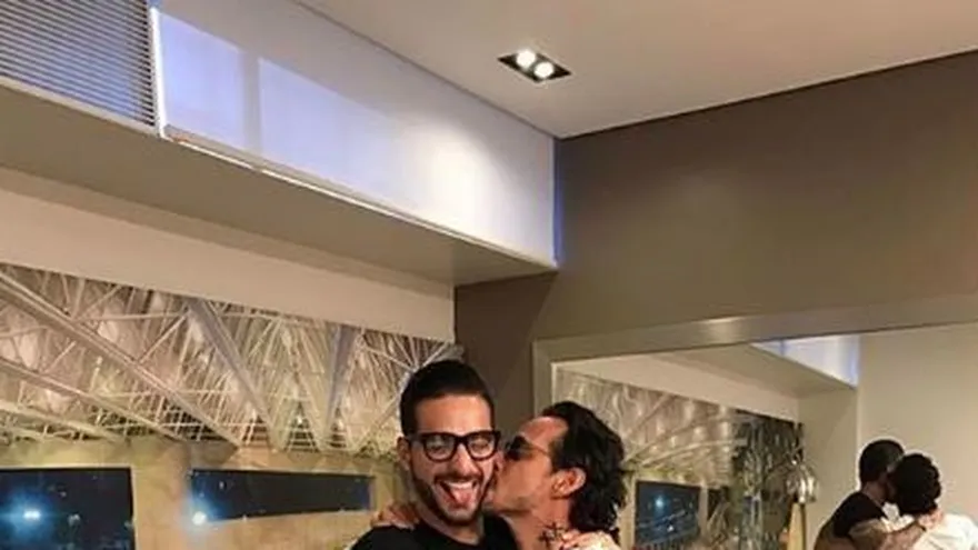 Maluma quisiera besar al salsero Marc Anthony