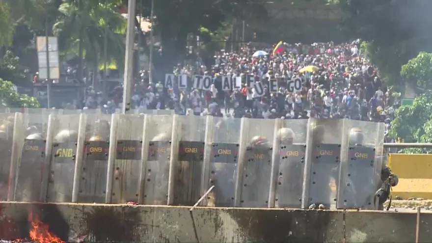 Bloquean marcha que pedía cesar “represión” militar en Venezuela