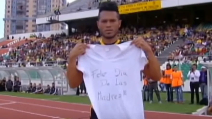 Doblete de Rolando Blackburn en el Día de las Madres