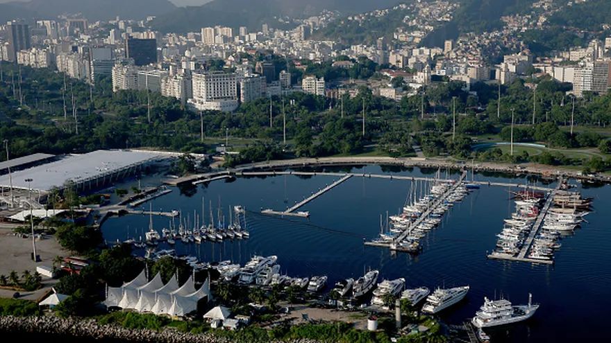 Vista panorámica del puerto Marina da Gloria en Río de Janeiro