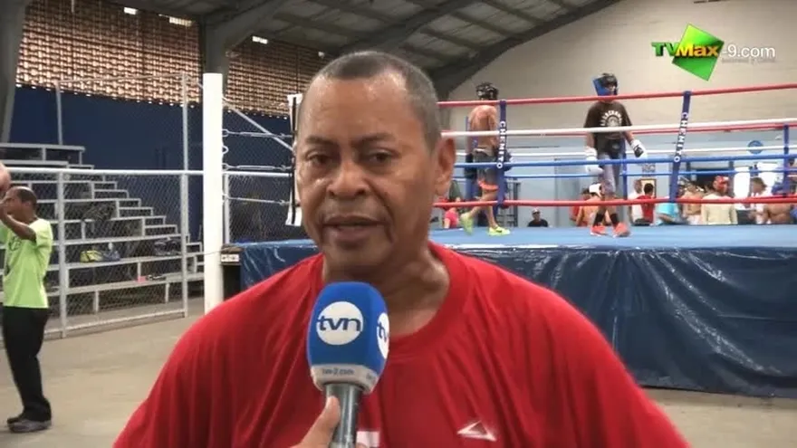 Rigoberto Garibaldi sobre Atheyna Bylon