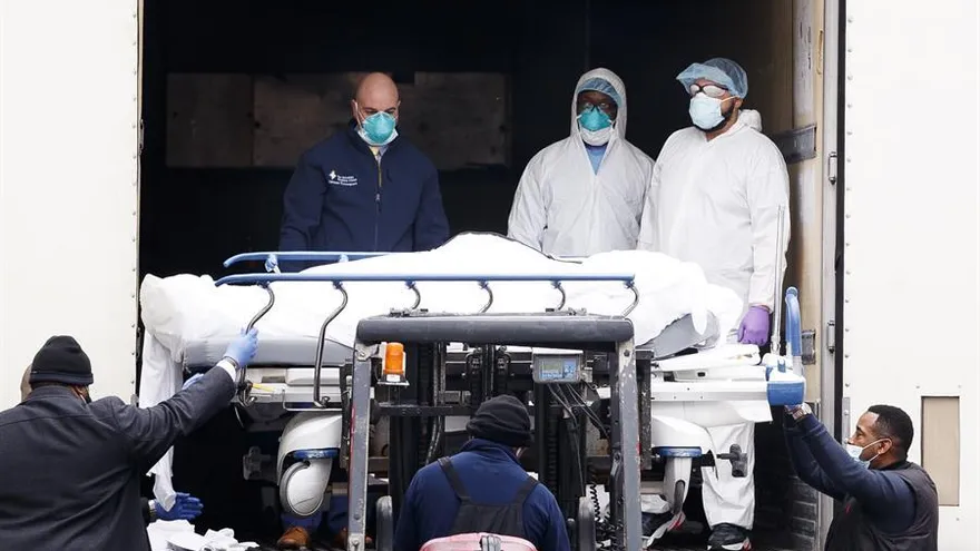 Casos de coronavirus en EEUU se acercan a 1,8 millones y 104,081 muertos