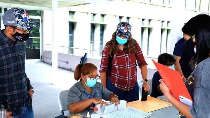 Aspirantes a becas universitarias tienen hasta el 10 de agosto para ingresar documentos en Panamá digital. Foto/Archivo