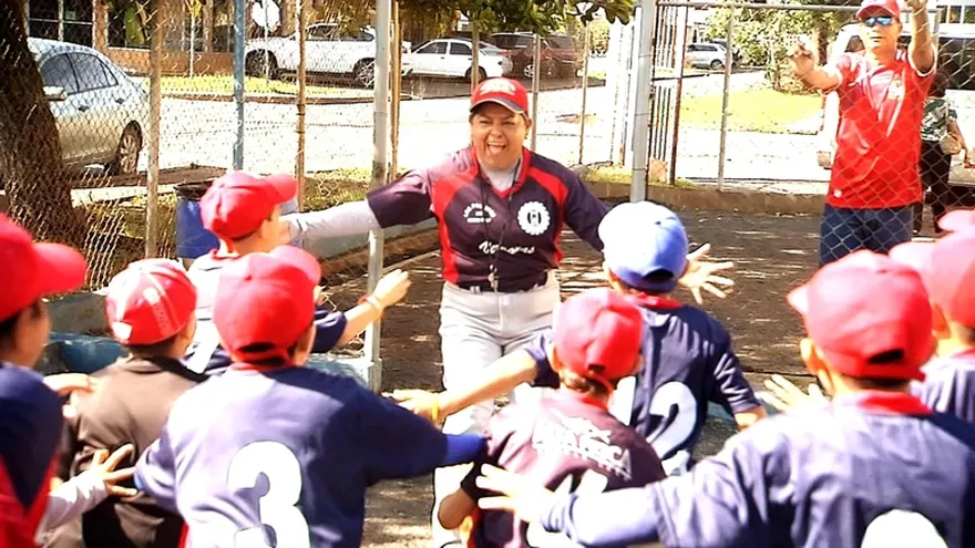 Yolanda Acosta -  Los Pollitos de Mama Yoli