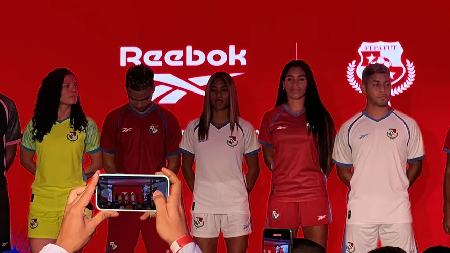 Nuevos uniformes de las selecciones panameñas de fútbol