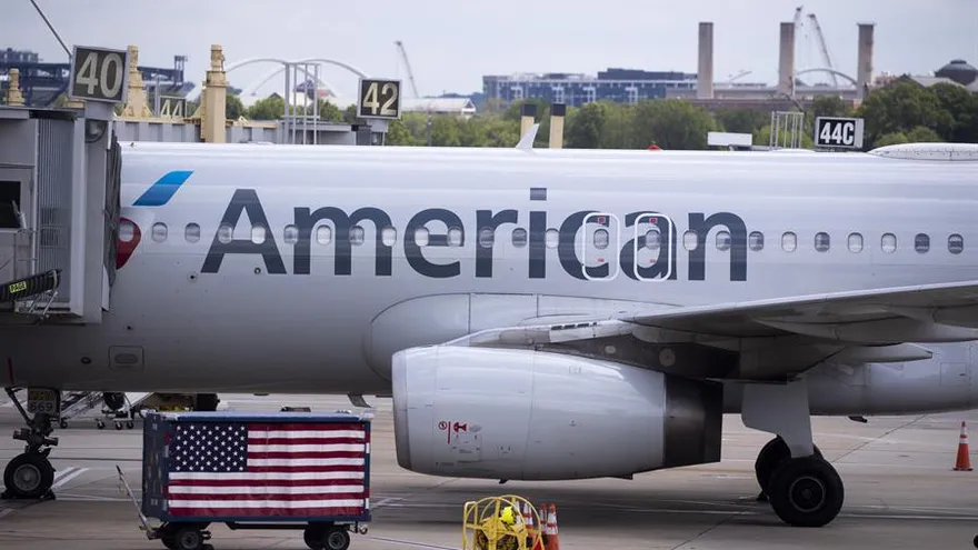 American Airlines ha tenido que lidiar en 2020 con una caída de los ingresos de algo más del 62 %, desde los 45.768 millones hasta los 17.337 millones de dólares con los que cerró 2020.
