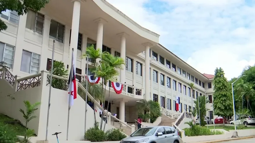 Pleno de la Corte y su sesión permanente por demandas contra el contrato minero