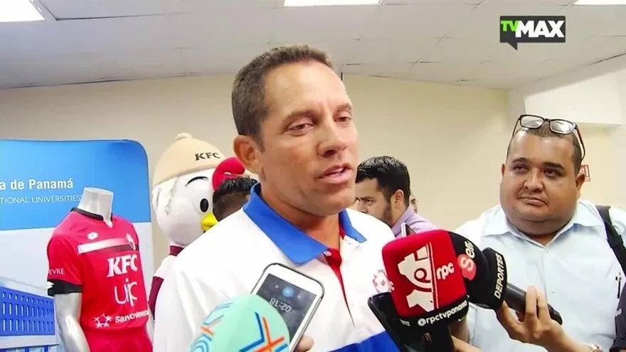 San Francisco presentó a su nuevo técnico, Mike Stump