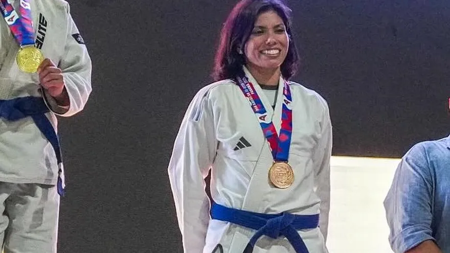 Yacqueline Arosemena en el podio