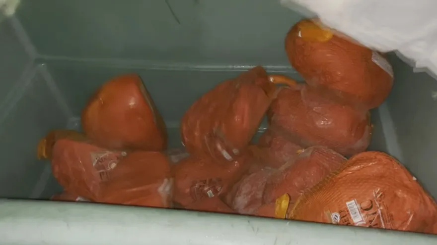 Venta de jamones en Naviferias