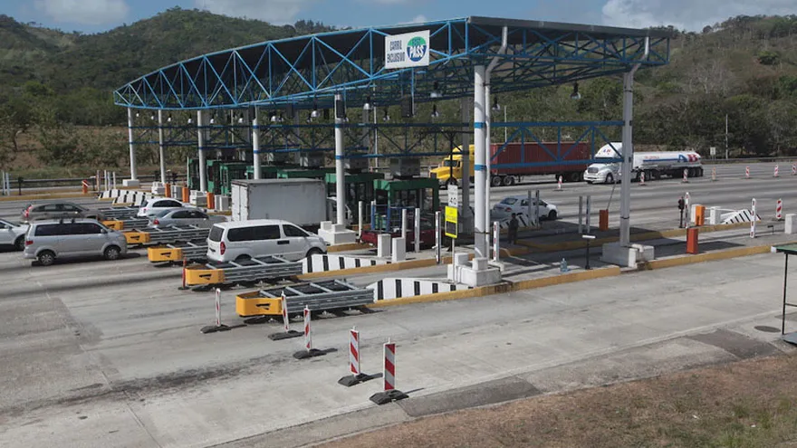 Autopista Don Alberto Motta