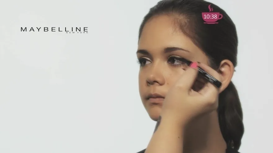 Desesperada porque no logras unas pestañas marcadas y largas ¡Prueba la nueva máscara de pestañas!