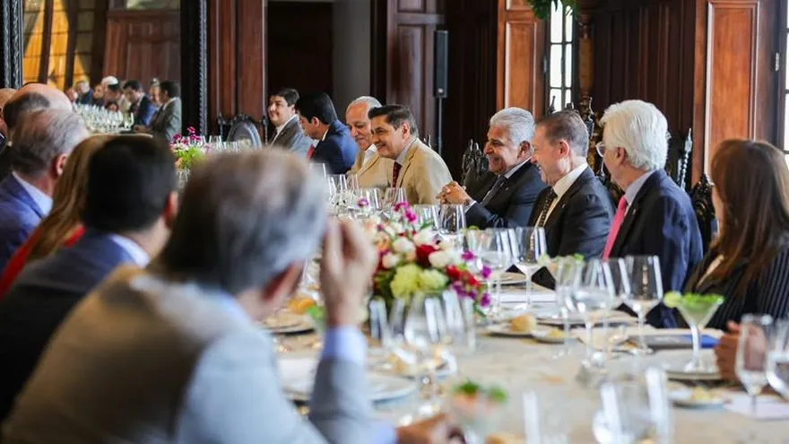 Panama's President Mulino meets legislative leaders to prioritize public benefit projects