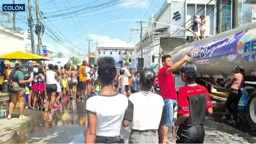 Carnavalito en Colón: Culecos y comparsas disfrutaron los asistentes
