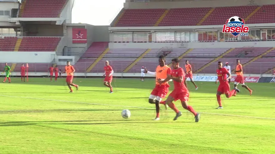 Julio Dely Valdés reconoce que todavía hay que corregir cosas en los jugadores