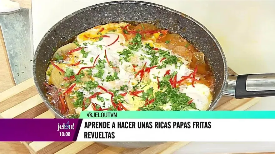 Cocina una receta diferente. Papas fritas revueltas de tomate