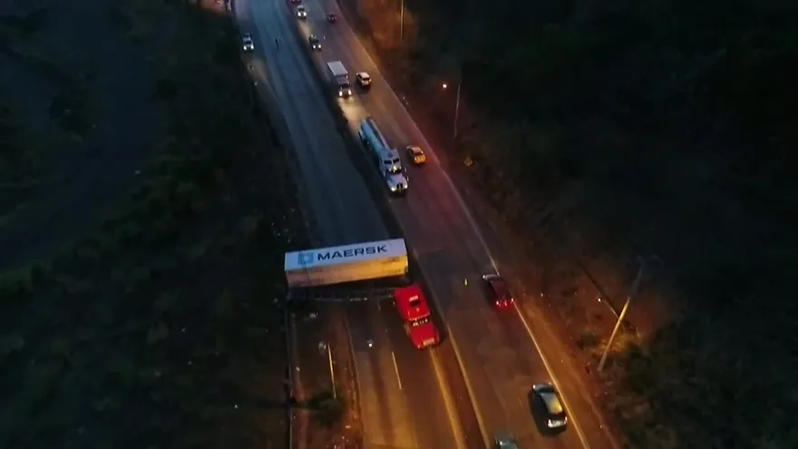 Accidente en vía Centenario ocasiona congestionamiento este jueves