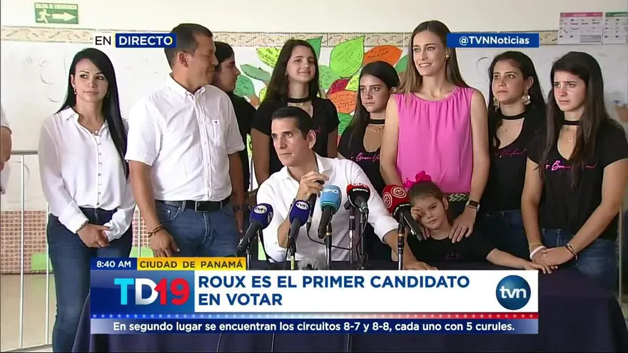 Rómulo Roux invita a los jóvenes a votar