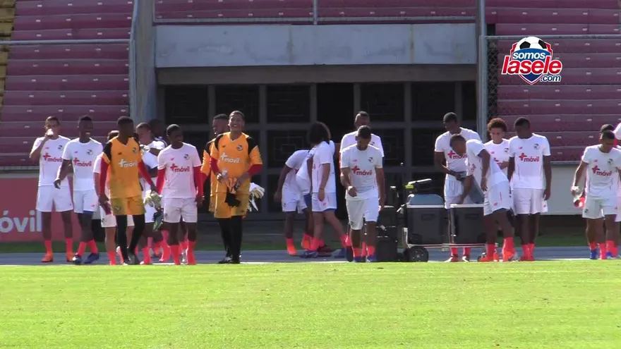 Julio Dely Valdés reconoce lo histórico del duelo Panamá vs El Salvador