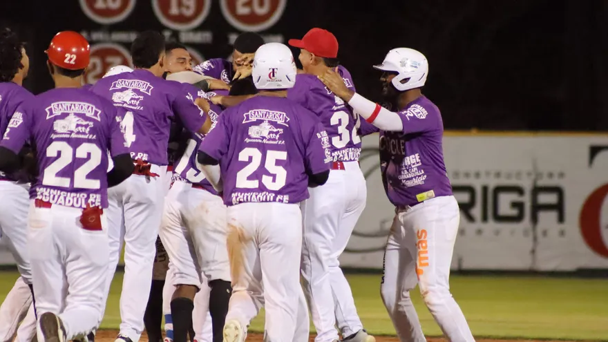 Jugadores del euipo de béisbol mayor de Coclé