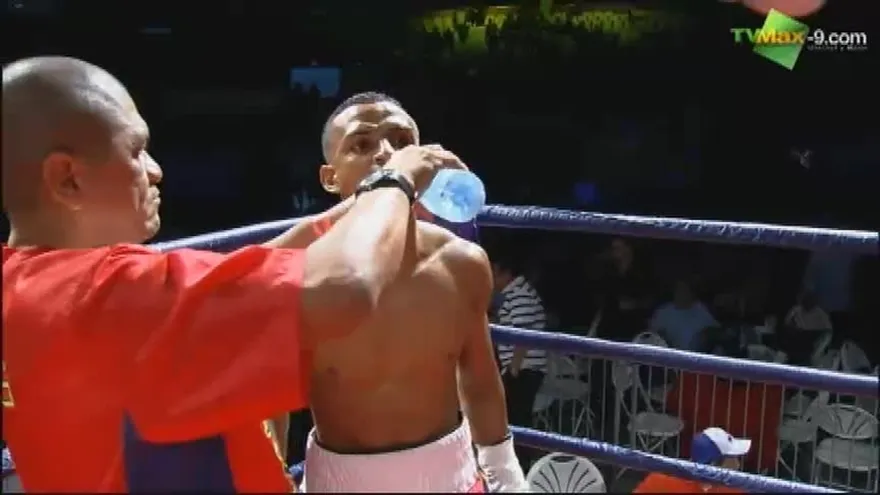 Jezreel Corrales derrot