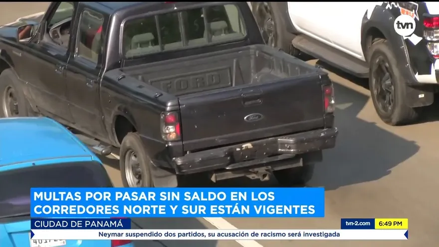 Autoridades advierten de multas por pasar sin saldo por los corredores