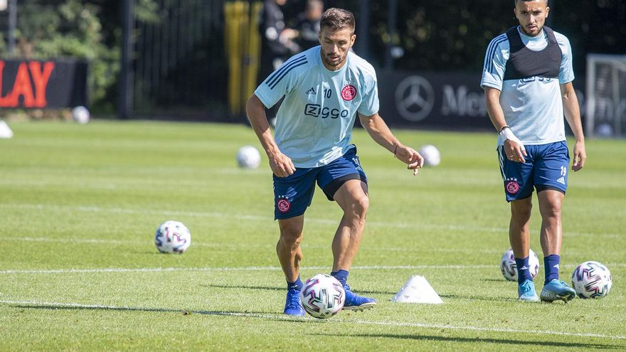 Varios jugadores del Ajax dieron positivo por COVID-19 en junio