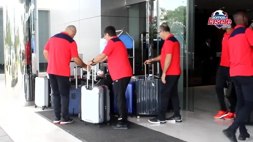 La salida de la Sele hacia el aeropuerto Internacional de Tocumen, rumbo a Costa Rica