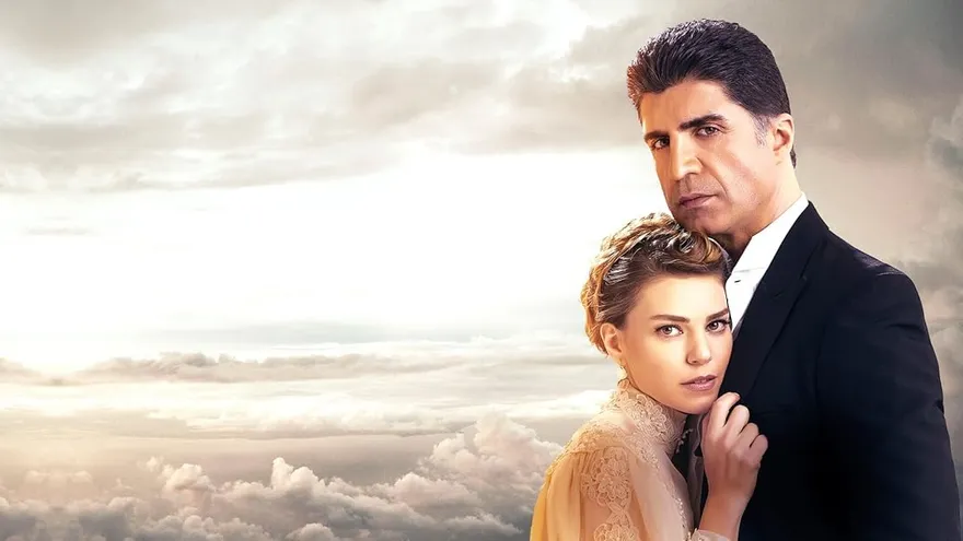 Aslı Enver y Özcan Deniz tuvieron tanta química en la pantalla que muchos medios turcos especularon sobre si había romance en la vida real