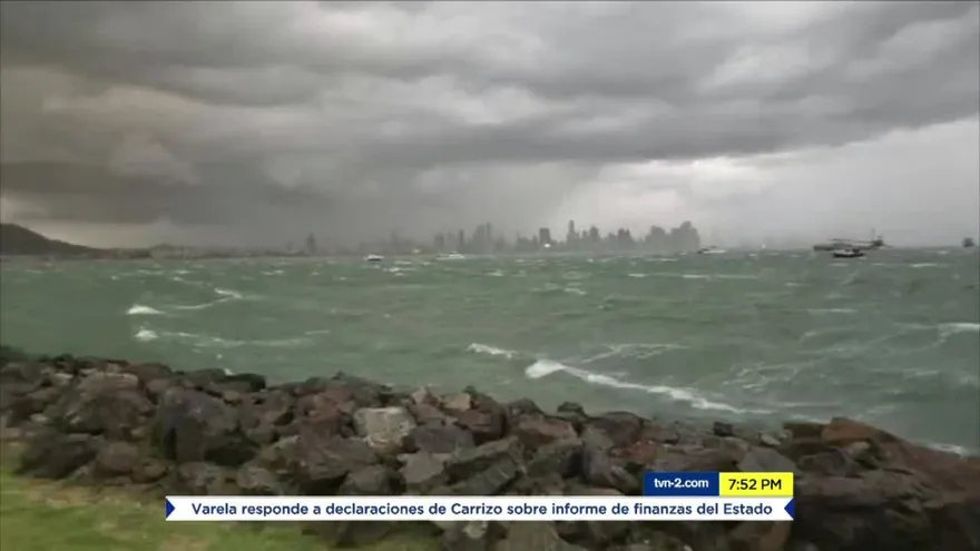 Expertos prevén lluvias con actividad eléctrica