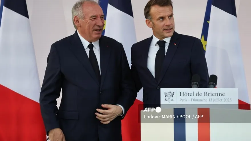 El primer ministro Francois Bayrou y el presidente francés Emmanuel Macron