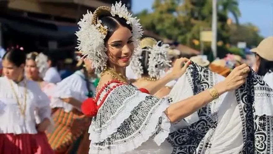 Desfile de las Mil Polleras, una experiencia de cultura y tradición