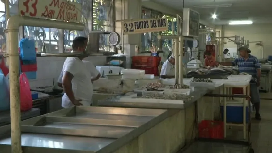 Escasez de productos en el Mercado del Marisco
