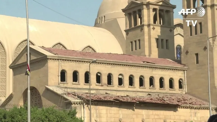 Al menos 23 muertos en atentado en iglesia en El Cairo