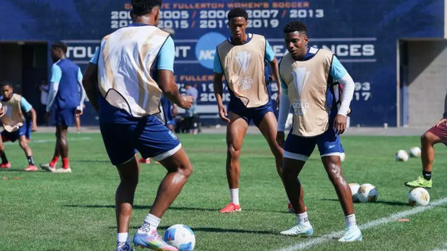 Entrenamiento de jugadores de la sele en la Copa Oro 2025