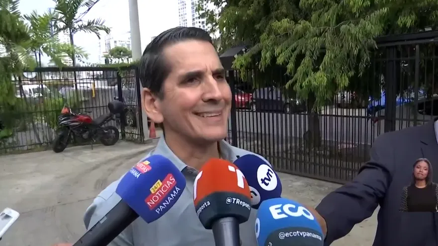 Rómulo Roux sostiene reunión con los aliados Panameñistas