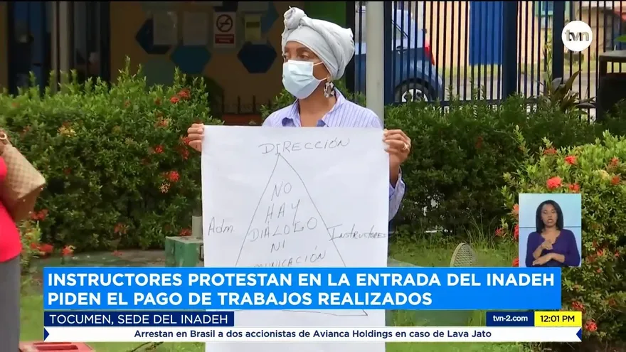 Instructores del Inadeh realizan protesta