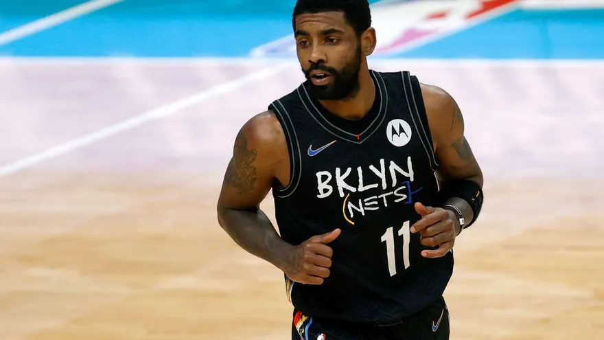 Kyrie Irving regresa a los Nets y dice que necesitaba "una pausa"
