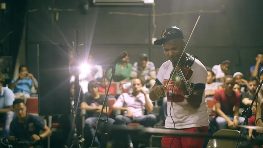 Joshue Ashby - C3 Project: + Música - Violencia