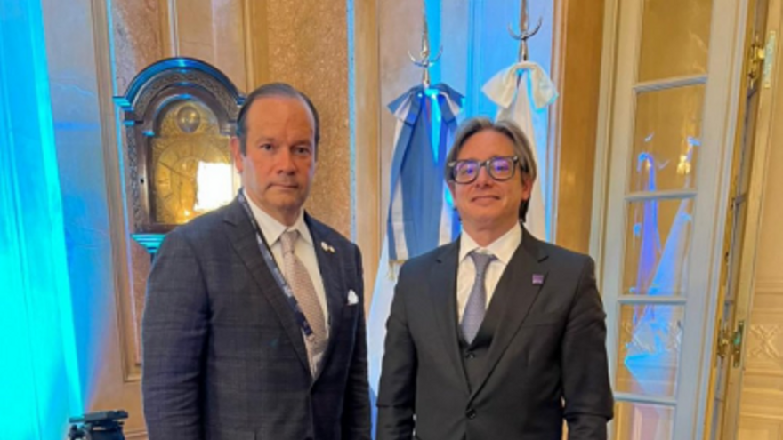 El canciller panameño y el Dr. Christian Asinelli, vicepresidente de Programación Estratégica del CAF